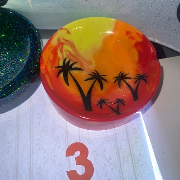 Ashtray - Picture 3 of 6